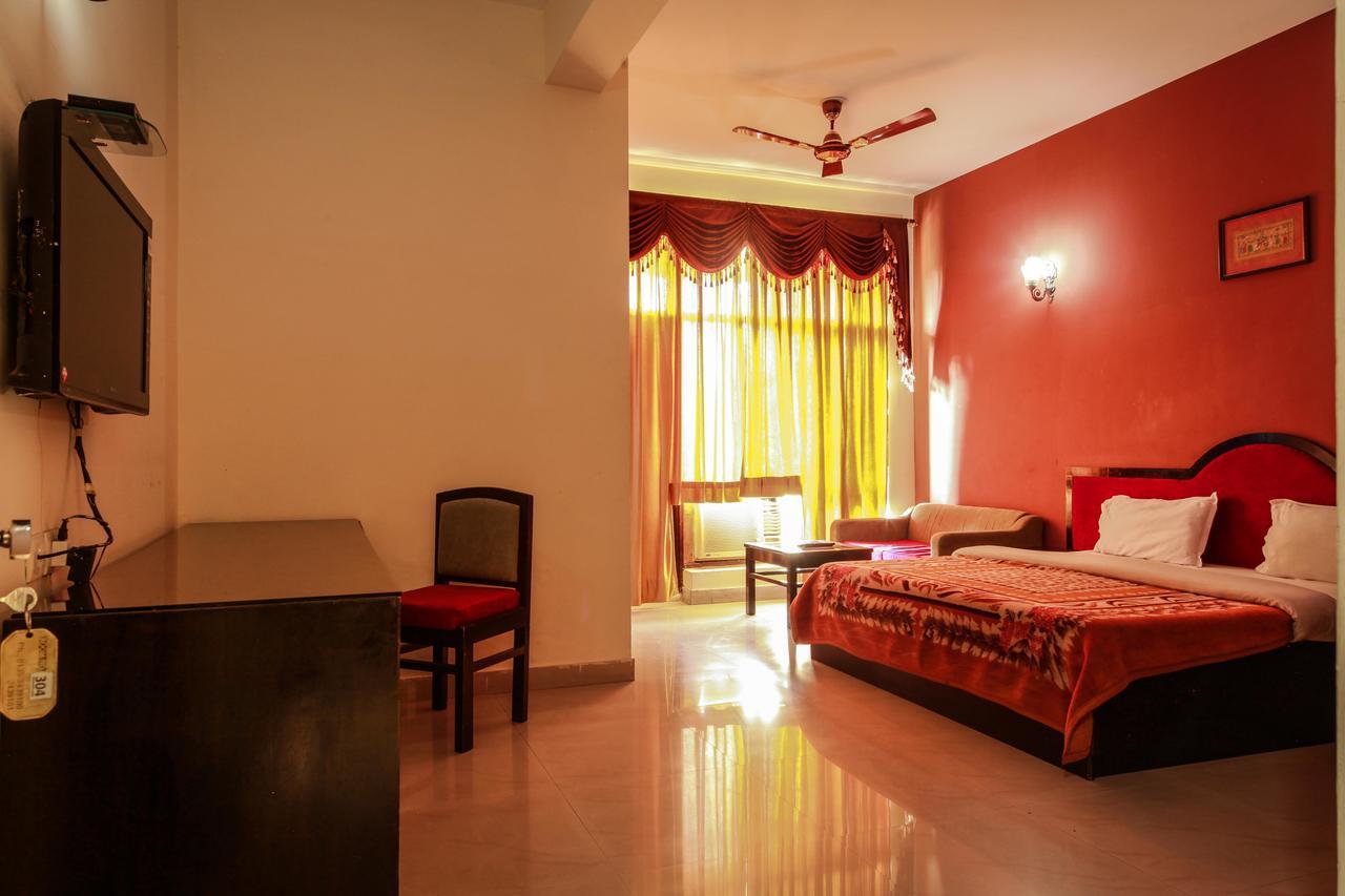 Hotel Neeraj Bhawan- Triveni Ghat Rishīkesh 외부 사진