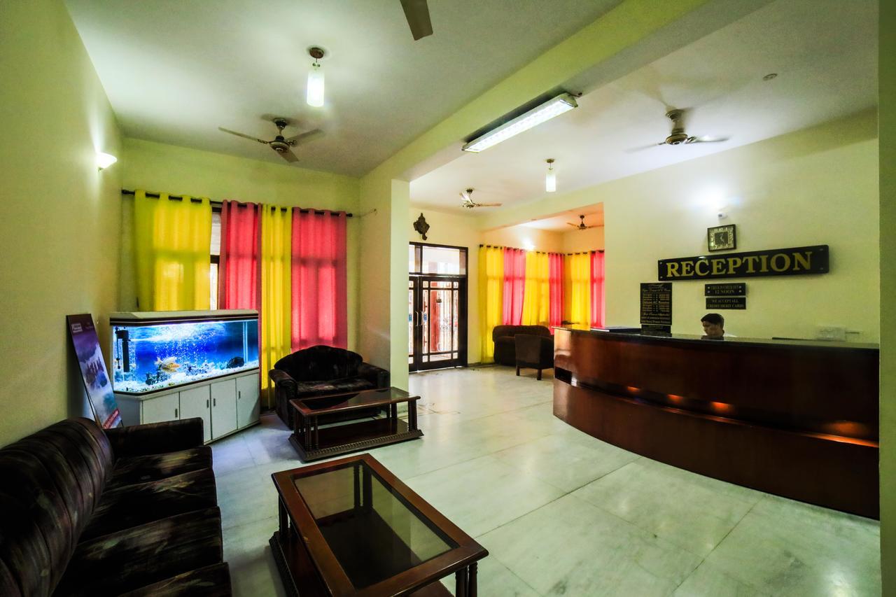 Hotel Neeraj Bhawan- Triveni Ghat Rishīkesh 외부 사진